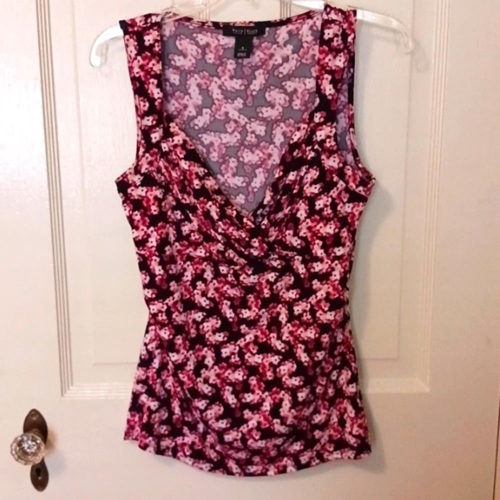 White House | Black Market Flattering Top Small